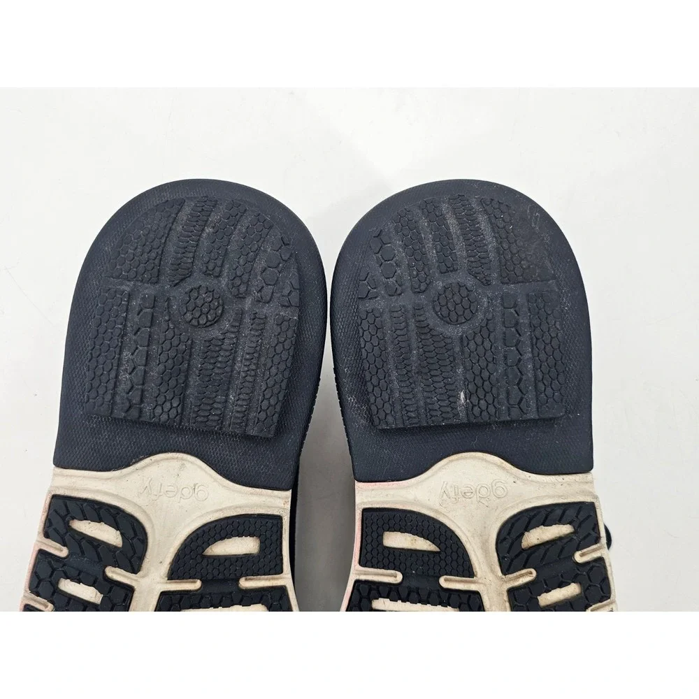 Gravity Defyer shoes are